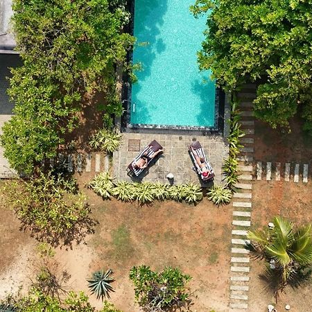 Guru Beach Resort Tangalle Exteriör bild