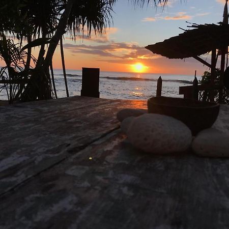 Guru Beach Resort Tangalle Exteriör bild