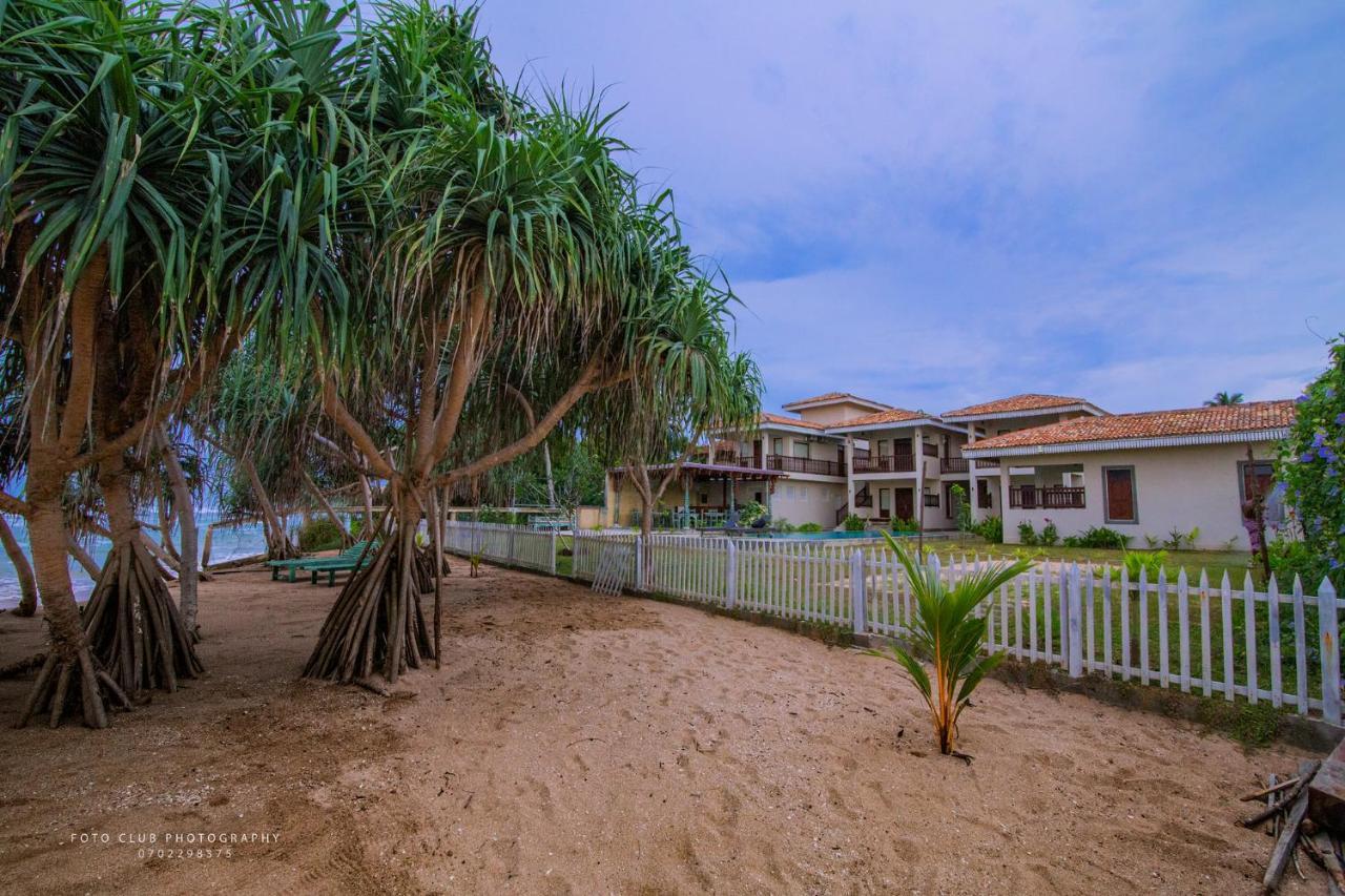 Guru Beach Resort Tangalle Exteriör bild