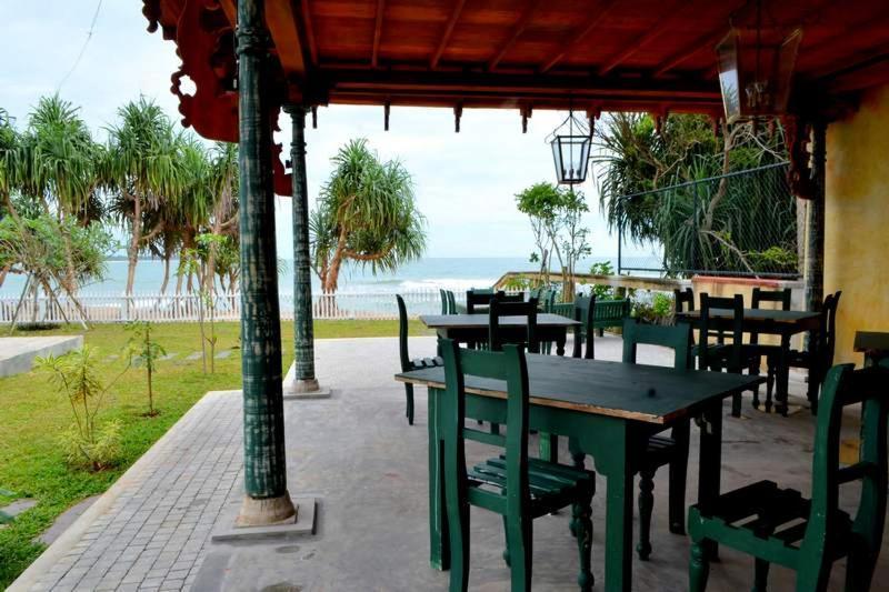 Guru Beach Resort Tangalle Exteriör bild