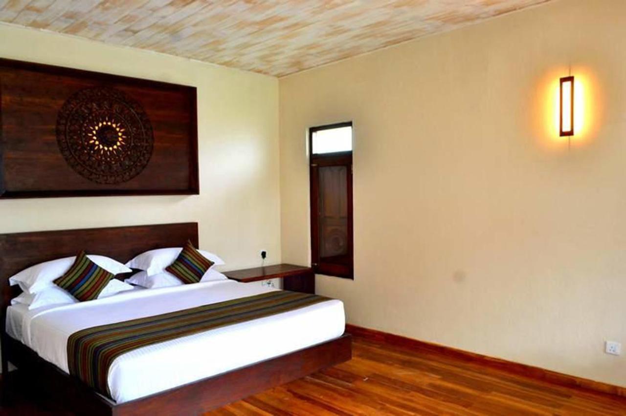 Guru Beach Resort Tangalle Exteriör bild